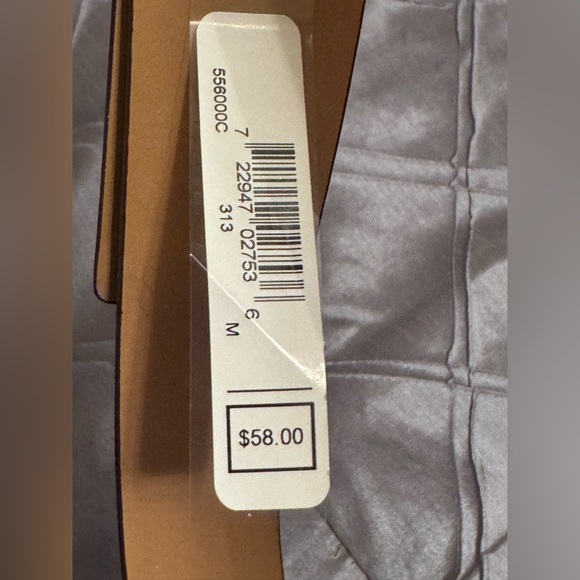 Michael Kors Green Leather Belt with Gold Buckle - Picture 4 of 5